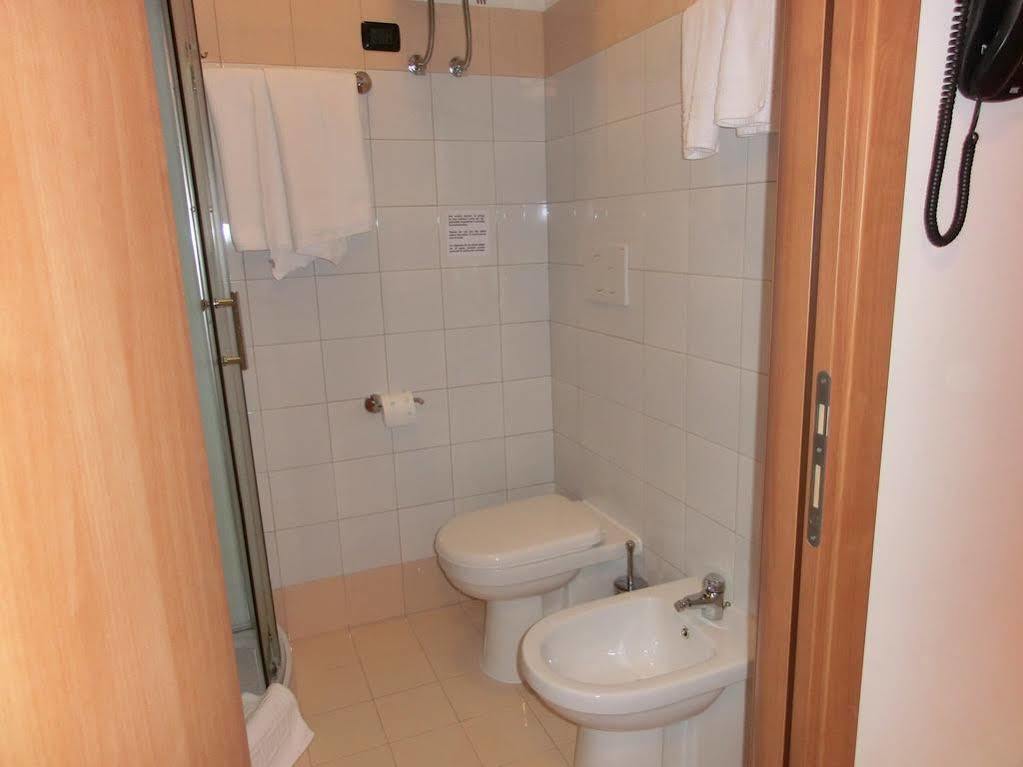 Reale House Rooms Rome Bagian luar foto