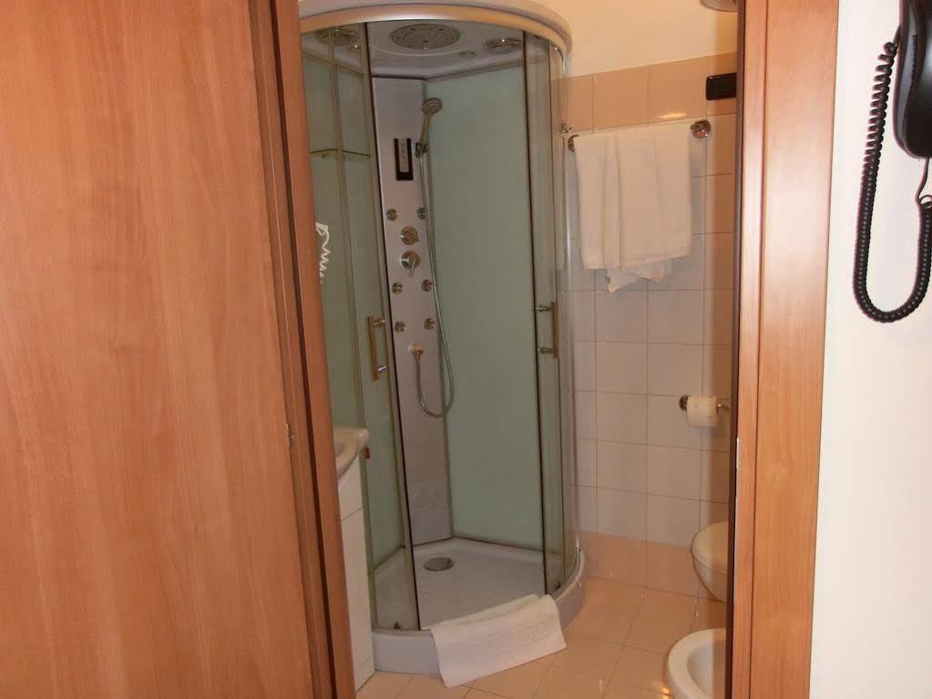 Reale House Rooms Rome Bagian luar foto